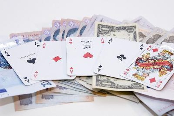 Es muy difícil contar las cartas durante un juego de póker.