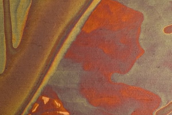 Crea un color dorado o rojo en aluminio.