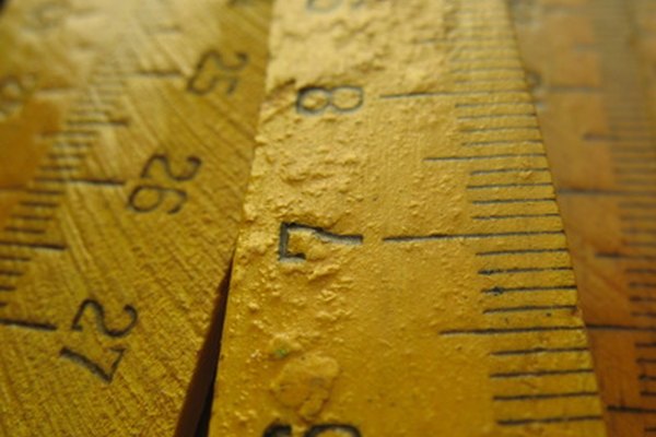measure image by Stanisa Martinovic from Fotolia.com La gestión del rendimiento mide la actitud de los empleados, el progreso y los objetivos de trabajo.