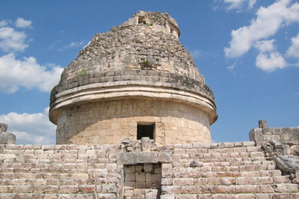 Los mayas desarrollaron la astronomía y sistemas complejos de calendarios.