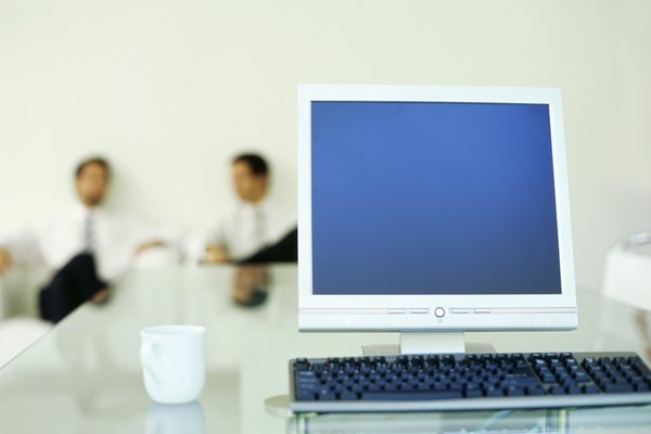 Elegir un monitor que sirva para tus necesidades de computadora requiere que tomes las ventajas y desventajas de los monitores en consideración.