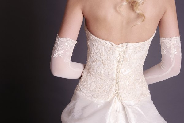 Una costura deshilachada puede ser un desastre en un vestido de raso ajustado.