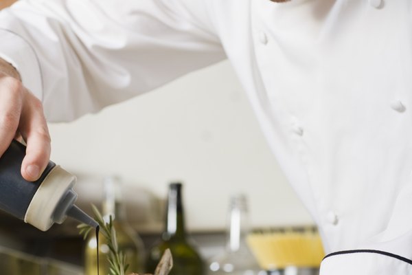 Cocina como quieras las chuletas y agrega el humo líquido.