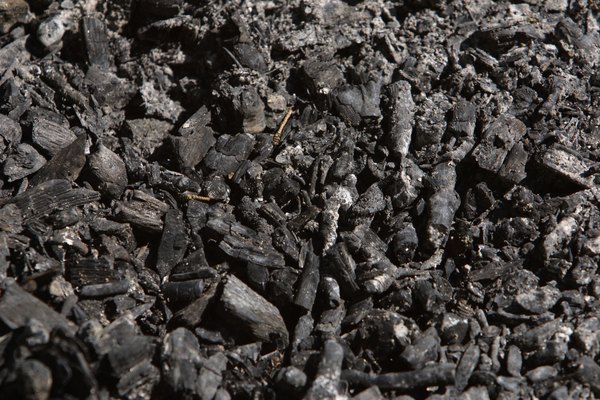 El carbón es usado para mucho más que las barbacoas de verano.