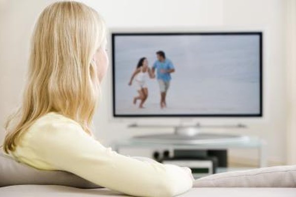 BananaStock/BananaStock/Getty Images Antes de pagar por tu primer comercial, conoce los programas de TV que tu público objetivo es más propenso a ver.