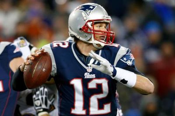 Jim Rogash/Getty Images Sport/Getty Images La mayoría de los jugadores de la NFL, inclusve Tom Brady, asistieron a la universidad durante tres o cuatro años.