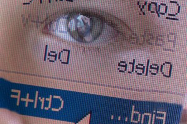 Hemera Technologies/AbleStock.com/Getty Images Las empresas que instalan el software Norton Antivirus para proteger sus equipos tienen la barra de herramientas de Norton que se añade a sus navegadores de Internet.