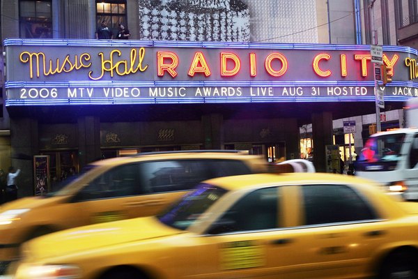 Superior Tours también operar excursiones de temporada a Radio City Music Hall y Rockefeller Plaza. ss