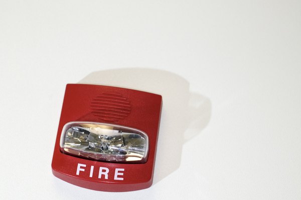 Entérate de por qué las alarmas de incendio emiten un pitido.