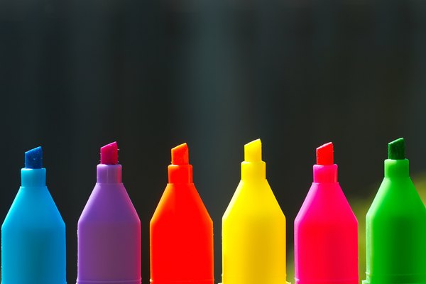 Toma los marcadores para pintar las llamas