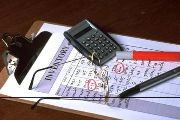 Jupiterimages/Photos.com/Getty Images Un equilibrio entre la prevención de la merma y el servicio al cliente es un asunto clave para los negocios.