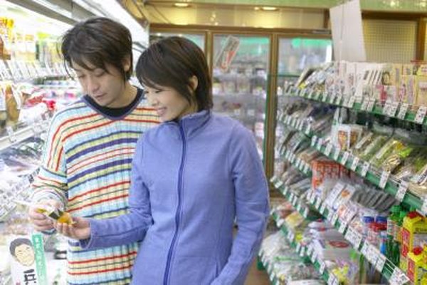 Jupiterimages/Photos.com/Getty Images Las tiendas de conveniencia atienden a los clientes que compran artículos de última hora o de estímulo del momento.