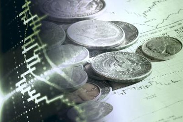 Hemera Technologies/AbleStock.com/Getty Images Mediante el análisis y la comparación de indicadores puedes tener una visión del desempeño de tu compañía.