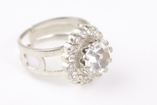 Cómo reconocer si un anillo es de platino.