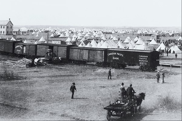 La propiedad de la tierra fue una de las razones por las que la gente llegó a América.