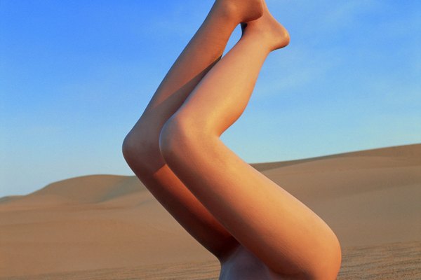 Realiza las piernas del maniquí siguiendo el mismo procedimiento que con el torso.