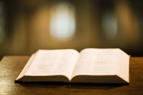 Jupiterimages/Polka Dot/Getty Images Vas a crear un libro de páginas de 8,5 por 11 pulgadas (21 por 28 cm), el tamaño de uso frecuente para las galeras y los guiones.
