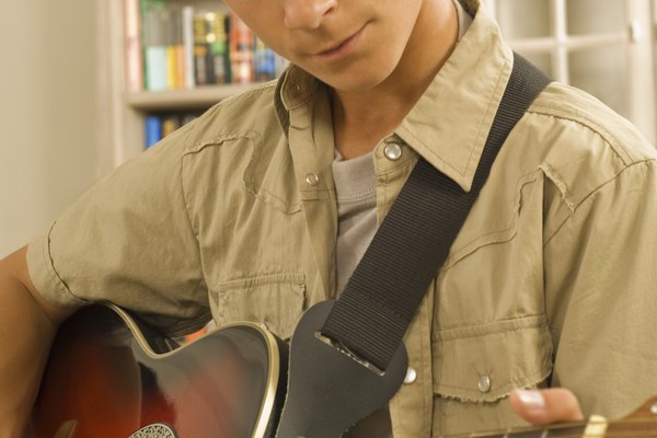 Pulsa la tercera cuerda de la guitarra.