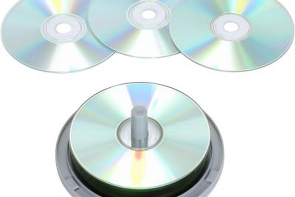 Zedcor Wholly Owned/PhotoObjects.net/Getty Images Imprimir tus propias etiquetas Memorex personalizadas para CD es fácil siempre y cuando asegures la alineación correcta de antemano.