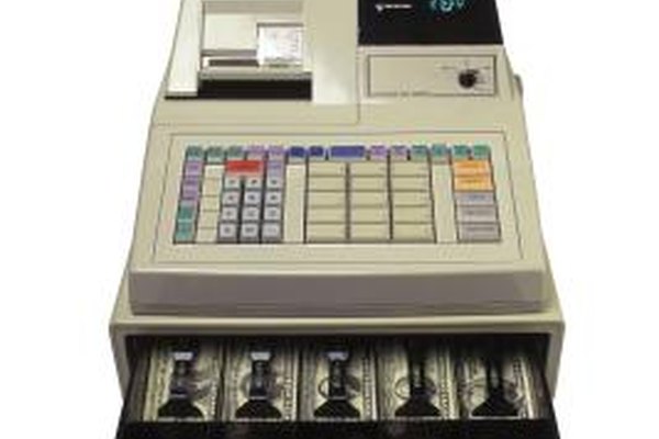 Comstock/Comstock/Getty Images Debido a que tu registradora Sharp imprime un registro de cada cambio de programación que hagas, verifica que hay suficiente papel en el rollo de la caja registradora antes de continuar.