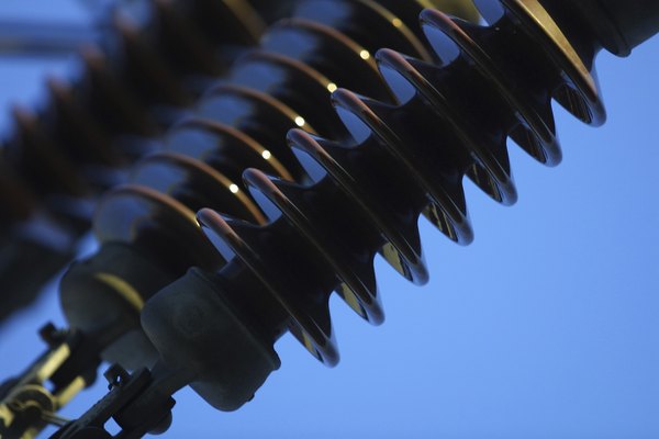 La conductividad eléctrica es una propiedad física que indica qué tan buen conductor de electricidad es un determinado material.