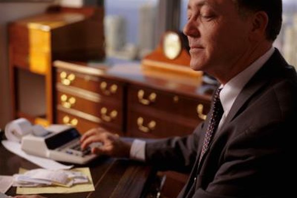 Keith Brofsky/Photodisc/Getty Images Los contadores de una entidad son los encargados de llevar las cuentas y la información financiera de una empresa.