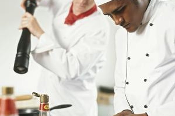 Stockbyte/Stockbyte/Getty Images Un sistema de inventario eficiente puede mantener la operación de tu restaurante funcionando sin problemas.