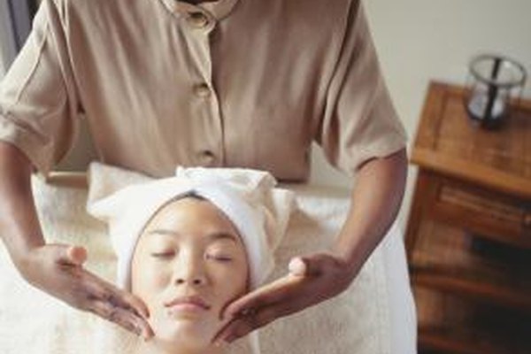 Steve Mason/Digital Vision/Getty Images La creación de nombres únicos para tu servicio de spa puede ayudar a construir una imagen y conciencia de marca.
