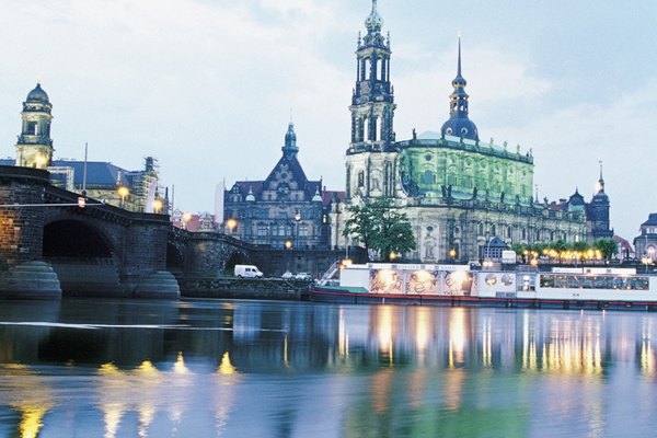 El Alemania los estudiantes de arquitectura obtienen inspiración de las grandes obras arquitectónicas bellamente conservadas.
