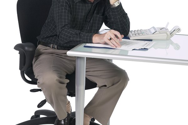 Los auditores examinan cuidadosamente los registros financieros para que puedan evaluar la situación financiera de una entidad y la autenticidad de sus datos.