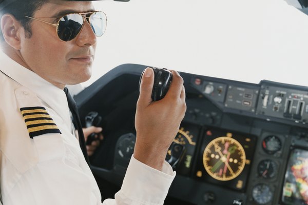 Hay becas y ayudas económicas para las escuelas de aviación.