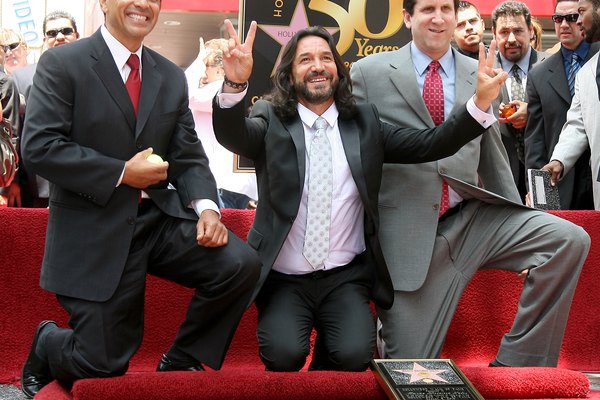 Marco Antonio Solis comenzó su carrera musical en un dúo con su primo.