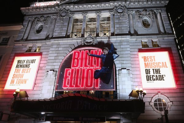 Billy Elliot es una maravillosa adición al género musical moderno.
