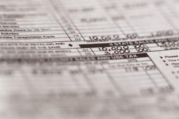 Photodisc/Photodisc/Getty Images En la declaración de la renta individual de presentación de los impuestos federales, el Formulario 1040, los contribuyentes declaran sueldos y salarios.