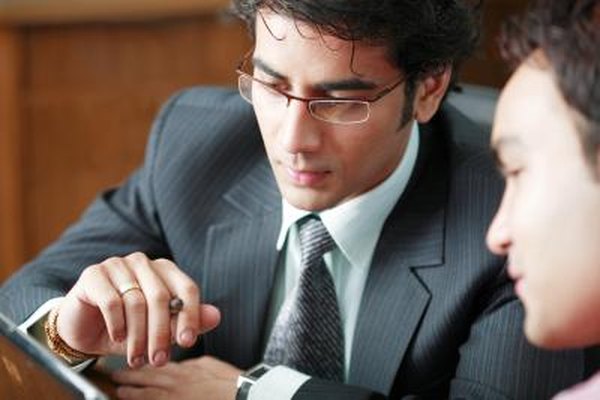 Visage/Stockbyte/Getty Images Motivar a los miembros de tu equipo de trabajo hará que se alcancen lo objetivos de una mejor manera.