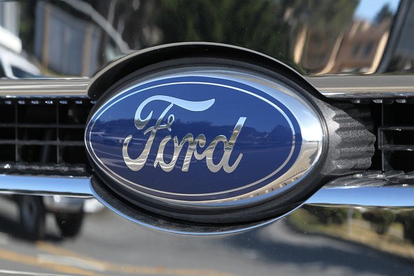Cómo configurar la sincronización en un Ford