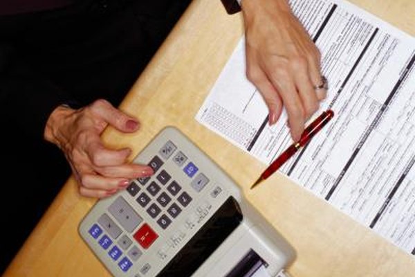 Ryan McVay/Photodisc/Getty Images Las corporaciones pueden estar sujetas a impuestos federales de ingresos, de empleo y especiales, así como a impuestos estatales.