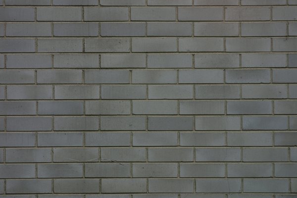 La superficie de una pared no da pistas sobre lo que está oculto dentro de ella.
