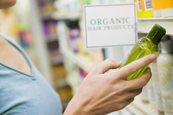 Jupiterimages/Creatas/Getty Images Para ingresar a la industria de venta de productos de belleza para el cabello, debes conocer los productos disponibles.