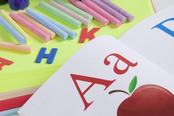Los libros del alfabeto permite a los niños en edad preescolar mostrar su creatividad e imaginación.