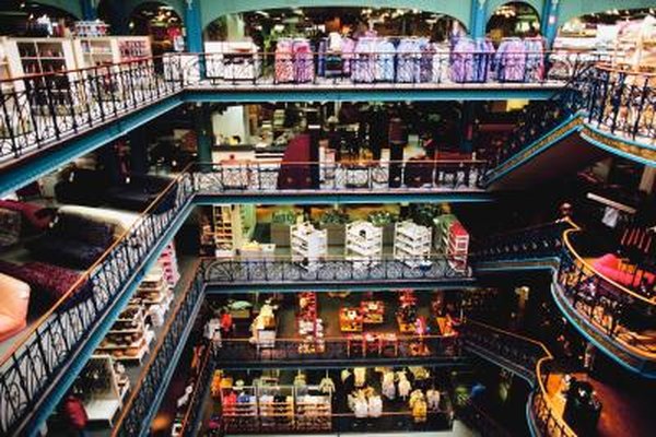Jupiterimages/Photos.com/Getty Images La orientación al producto y la orientación a la producción son conceptos estrechamente relacionados.