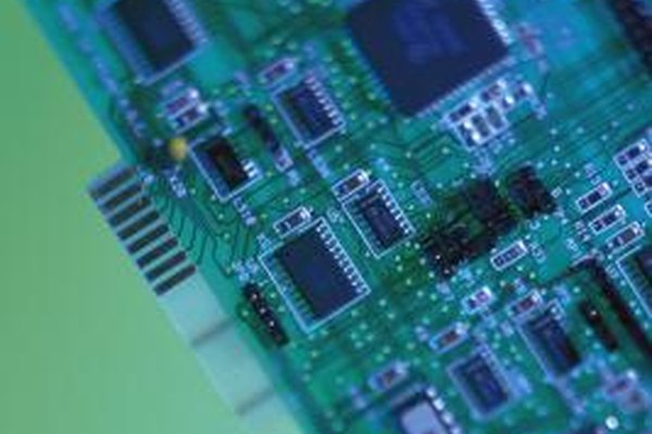 Comstock/Comstock/Getty Images La tarjeta de red Vaio es una tarjeta Mini PCI express, que es de la mitad del tamaño de una tarjeta PCI normal.