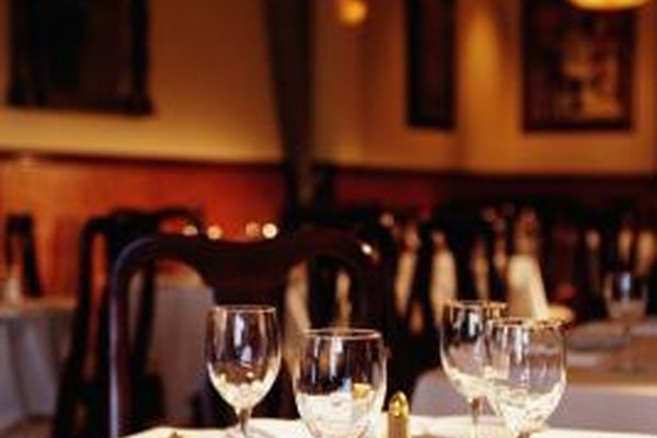 Thinkstock Images/Comstock/Getty Images Una encuesta de 2004 estimó que las ganancias antes de impuestos de un restaurante son de entre 4 y 7 por ciento.