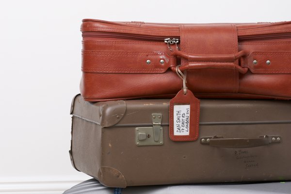 Mide tu equipaje para asegurar que cumples con todos los requisitos de la aerolínea.