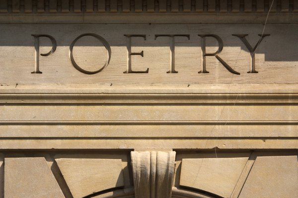 Un poema de alfabeto es una forma especial de acróstico que también es llamado un acróstico abecedarian.