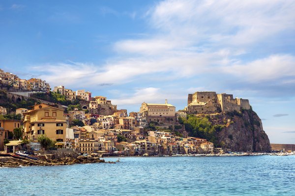 Ruinas, Messina, Italia.