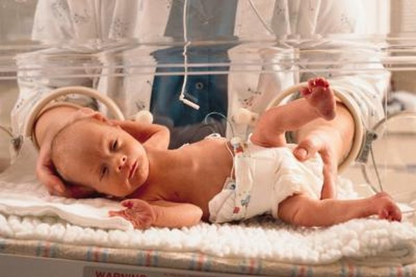 Photodisc/Photodisc/Getty Images Las enfermeras registradas que trabajan en el cuidado neonatal deben tener habilidades y experiencia.