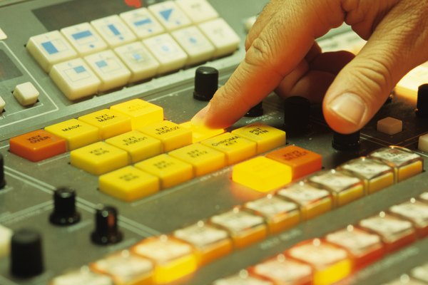 El dedo de un editor puede definir el efecto de tu anuncio.