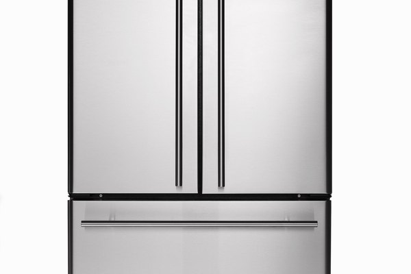 Repara las fugas del refrigerador lo antes posible.