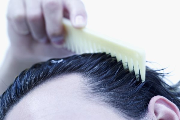 Su cabello se veía mojado y dejaba su rostro completamente despejado.